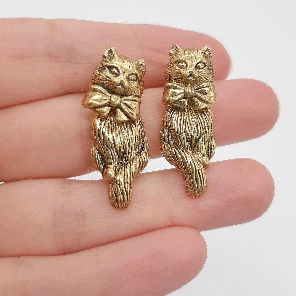 Vintage Avon Articulating Cat with Bow Earrings